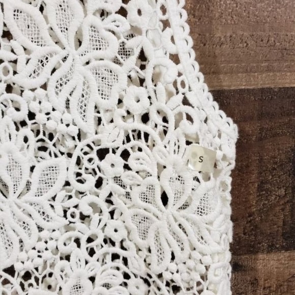 Loft NWOT crochet knit floral tank top woman's size small - Picture 3 of 7
